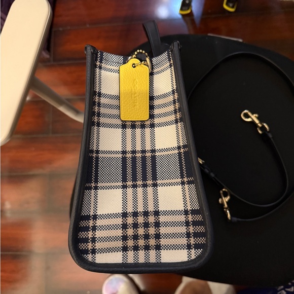 Coach Dempsey Tote bag - Picture 3 of 10